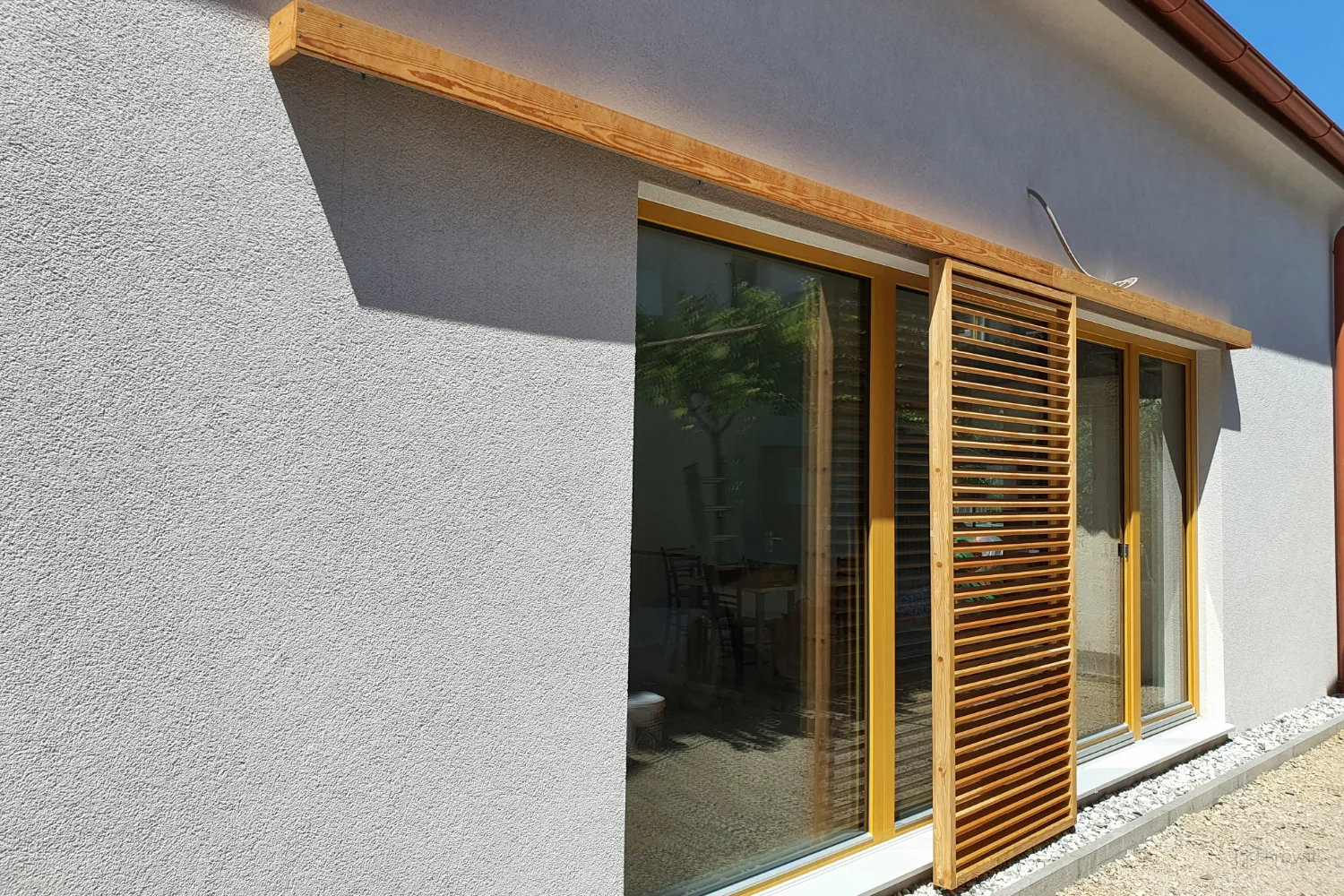 Holz-Schiebeläden Hrovat