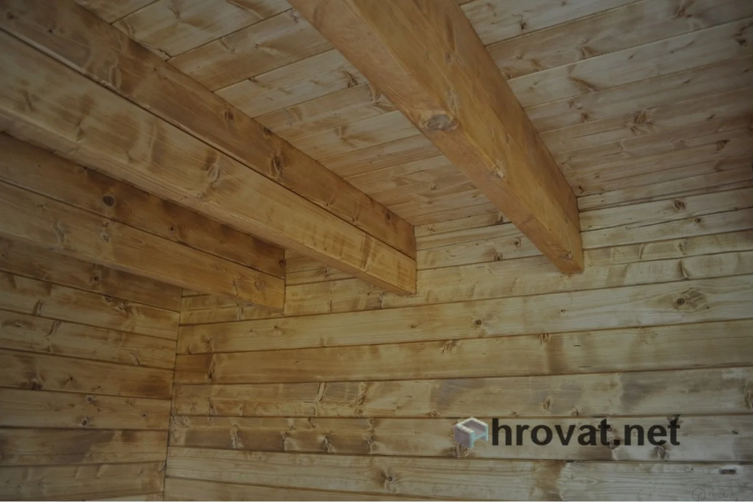 Brunarice 6x5, 50 m&sup2; ali po meri: Toplina lesa za popolno zatoči&scaron;če-7