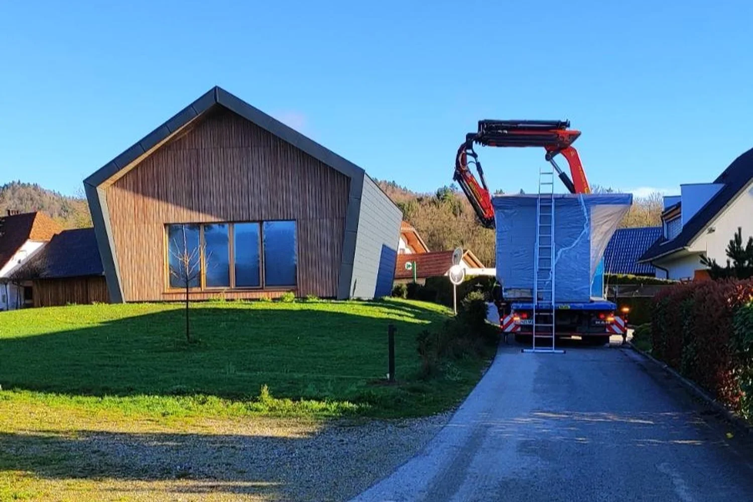 Transport eines kleinen Hauses