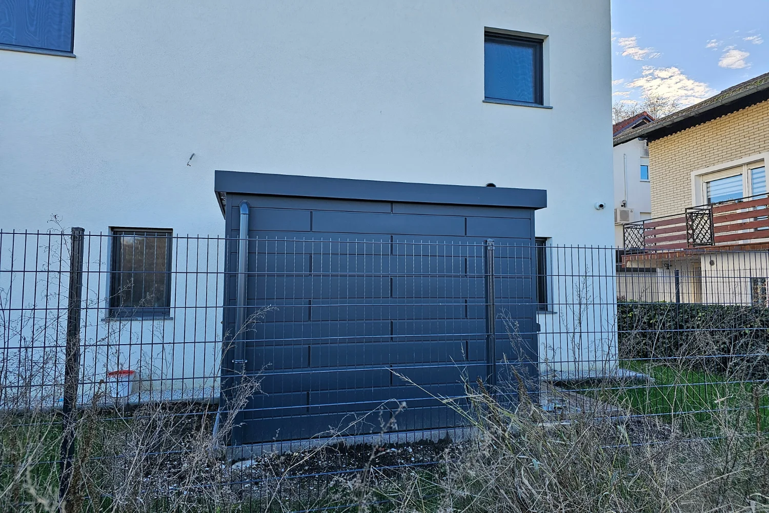 Gartenhaus mit Hundehütte