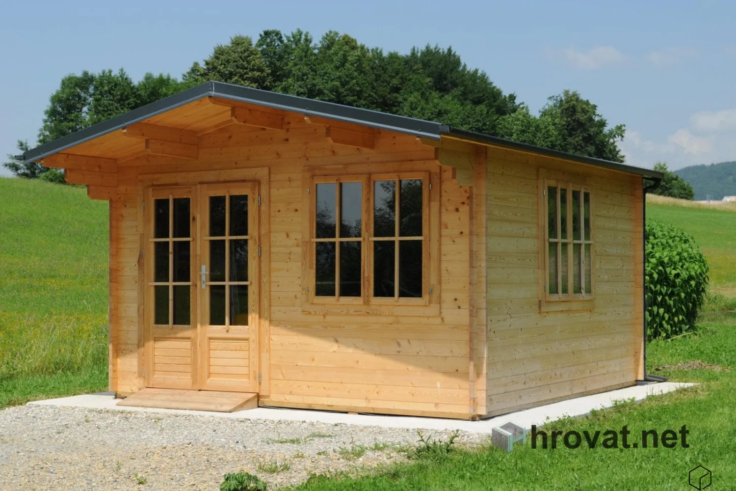Brunarice 6x5, 50 m&sup2; ali po meri: Toplina lesa za popolno zatoči&scaron;če-9