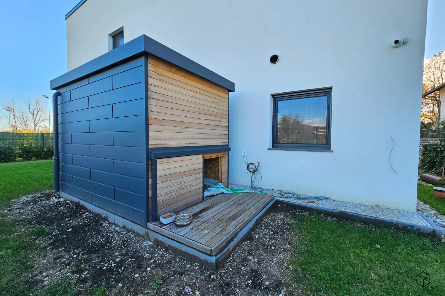 Gartenhaus mit Hundehütte