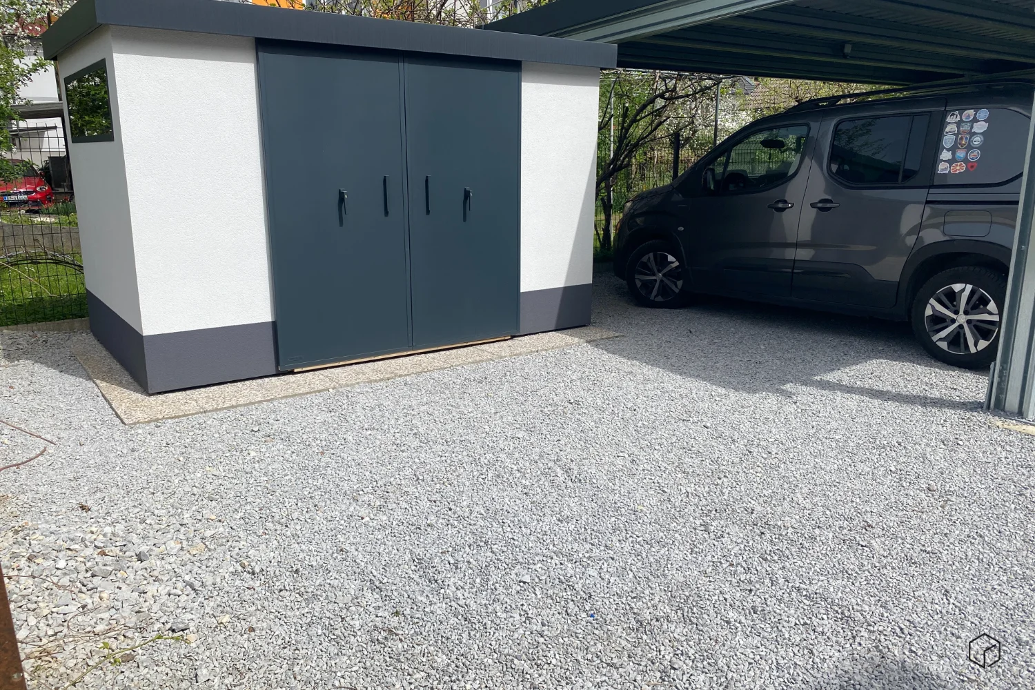 Das Häuschen im Hof der Familie Hrovat