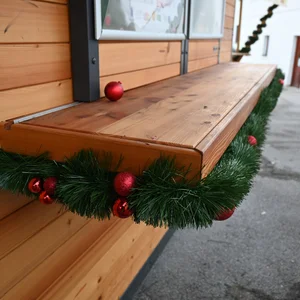 praznična stojnica cubie