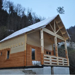 Brunarice 6x5, 50 m&sup2; ali po meri: Toplina lesa za popolno zatoči&scaron;če-5-small
