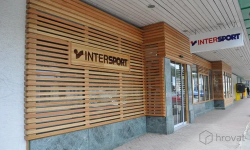 Lesena fasada Intersport