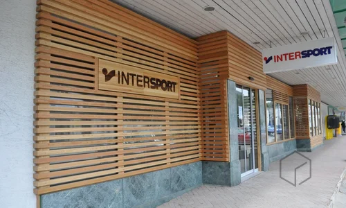 Lesena fasada Intersport